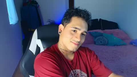 Christian Wang online show from August 13, 9:51 pm