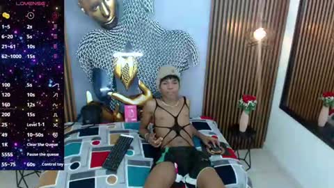 chrisshottx online show from July 14, 8:31 pm