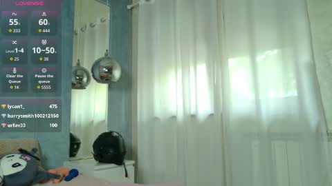 christahot online show from August 13, 8:28 am