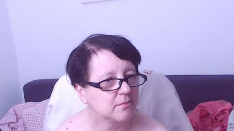 christarose online show from August 8, 3:39 am