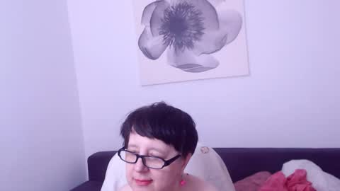 christarose online show from August 8, 6:02 am