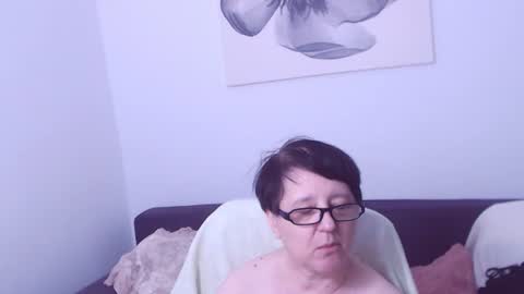 christarose online show from August 9, 9:43 am