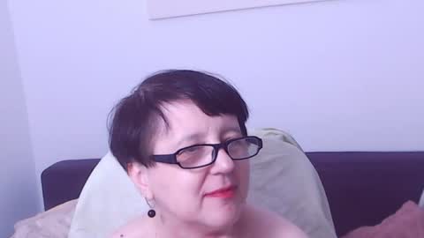 christarose online show from August 9, 1:01 pm