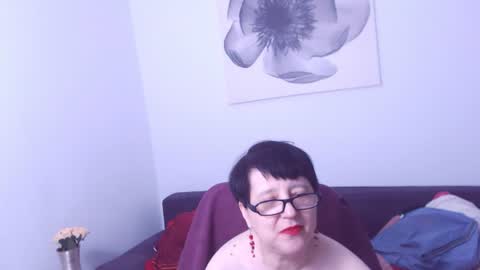 christarose online show from August 13, 10:57 pm