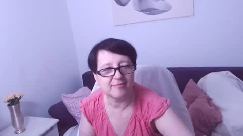 christarose online show from August 15, 12:14 am
