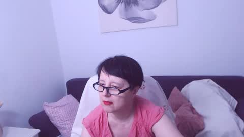 christarose online show from August 15, 3:32 am