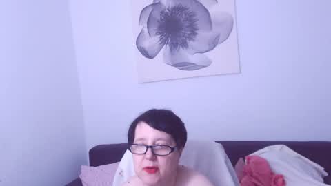christarose online show from August 15, 4:38 am