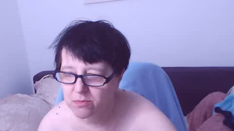 christarose online show from August 15, 6:01 pm