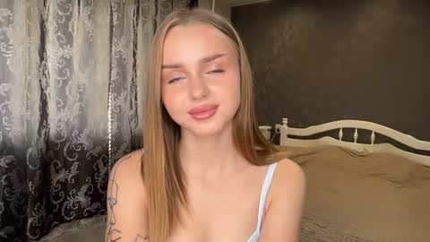 Caroline  online show from August 4, 8:22 am