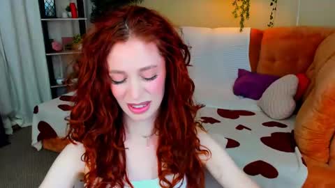 christinaconteeree online show from August 11, 8:22 pm