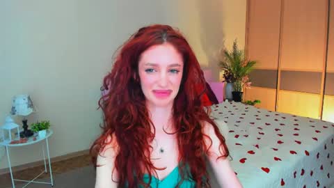 christinaconteeree online show from August 14, 2:15 am