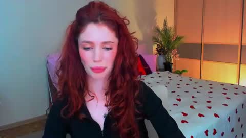 christinaconteeree online show from August 14, 11:41 pm