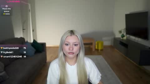 Bella online show from August 30, 10:04 am