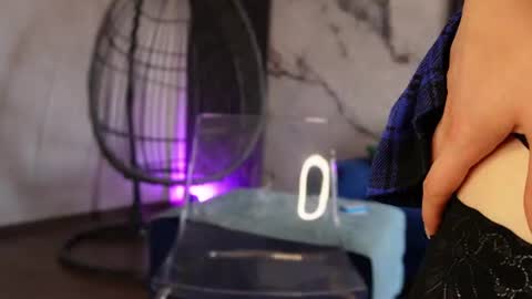 Chrystine online show from August 11, 8:49 am