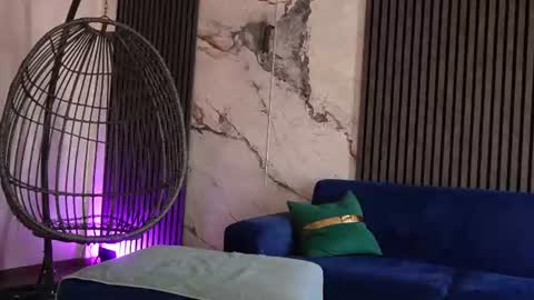 Chrystine online show from August 11, 9:55 am