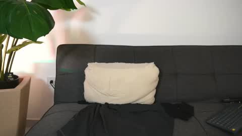 chrizmacgregor online show from August 8, 4:01 am