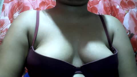 chubbymomsh online show from August 5, 5:05 am
