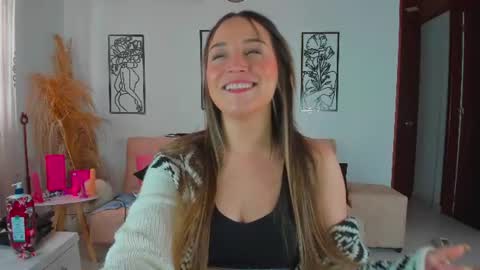 Ciindy Lovers online show from August 4, 4:37 pm