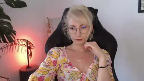 Cinderella online show from August 14, 5:44 am