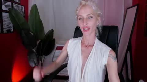 Cindy online show from August 2, 6:15 pm