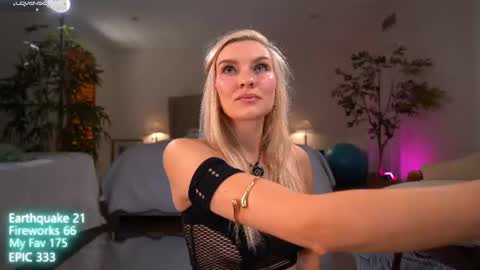 cindy_luv online show from August 1, 5:52 pm