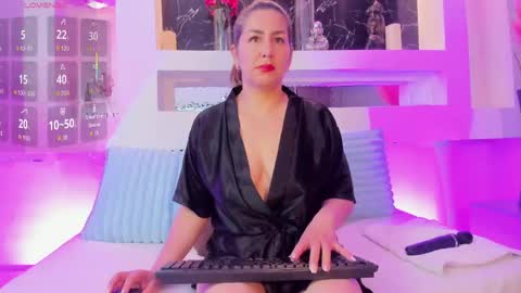 Cinthya  online show from April 29, 12:18 pm