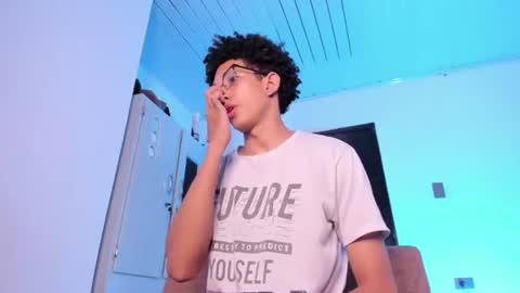 cj_davis1 online show from July 14, 1:14 pm