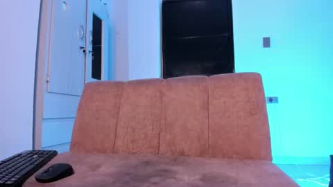 cj_davis1 online show from July 14, 2:20 pm