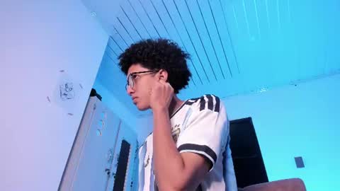 cj_davis1 online show from August 17, 5:12 am
