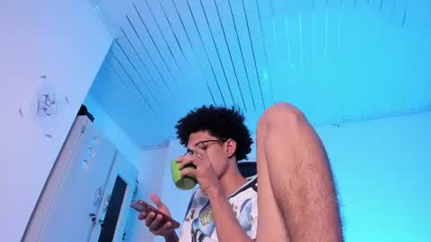 cj_davis1 online show from August 17, 6:18 am