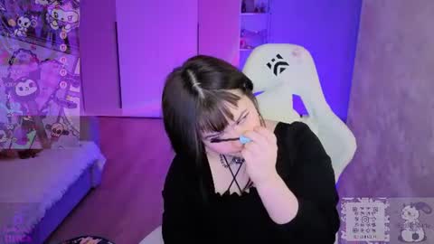 Claire online show from July 15, 3:35 pm