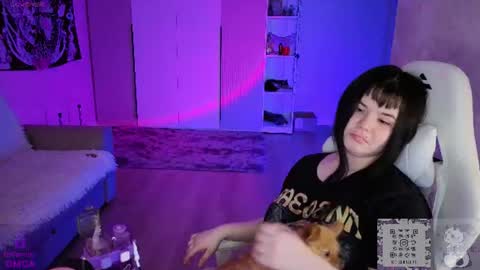 Claire online show from July 16, 1:01 pm