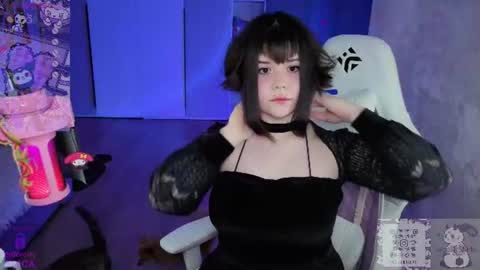 Claire online show from August 7, 1:22 pm