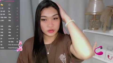 CLAIRE online show from August 12, 8:49 am