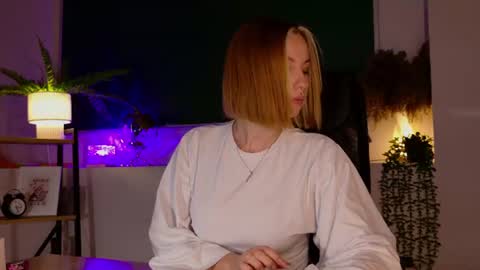 Claire online show from August 9, 2:40 pm