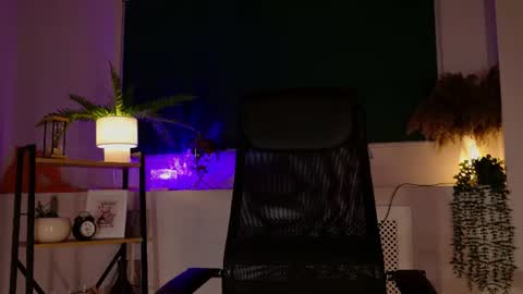 Claire online show from August 9, 5:58 pm