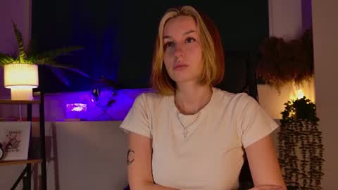 Claire online show from August 10, 2:40 pm