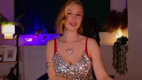Claire online show from August 14, 3:04 pm