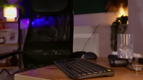 Claire online show from August 14, 9:40 pm