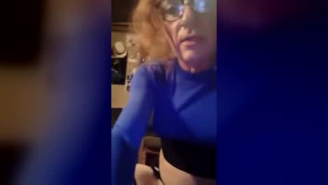 clairesissy103652 online show from July 13, 12:50 am