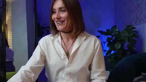 Clara online show from August 8, 5:46 pm