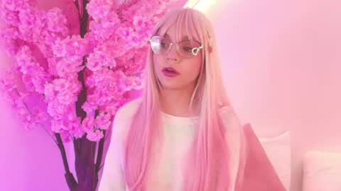 C L A R A online show from August 6, 2:43 am