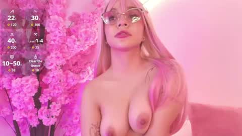 C L A R A online show from August 6, 6:01 am