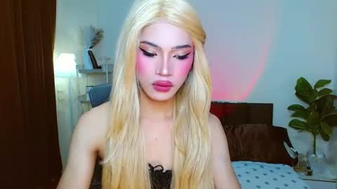 Clara online show from August 30, 5:35 pm