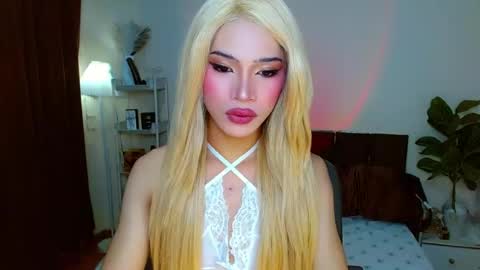 Clara online show from August 31, 4:08 pm