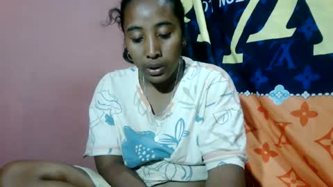Clarah0123 online show from July 1, 6:42 pm