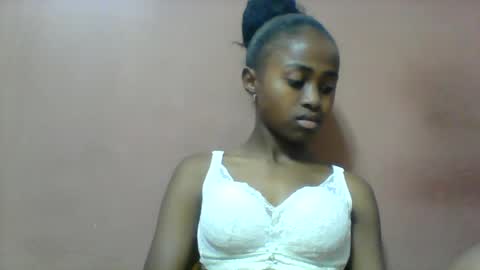 clarah860691 online show from August 14, 5:00 am