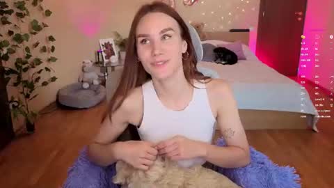 Claire online show from August 9, 10:49 am