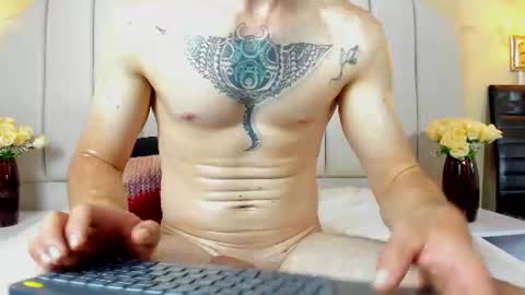 clarkkush_ online show from August 12, 1:19 am