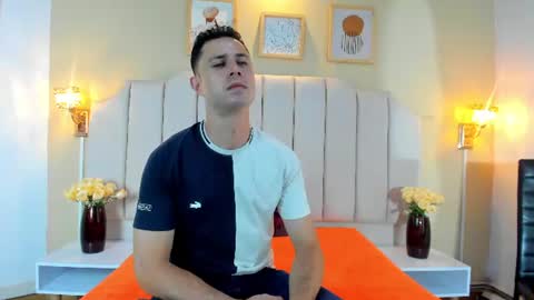 clarkkush_ online show from August 13, 12:19 pm